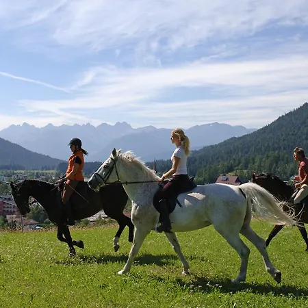 Seefeld Alpine Hideaway *