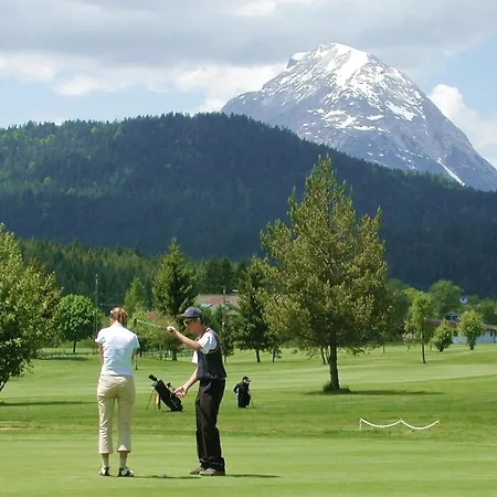 Seefeld Alpine Hideaway Appartement *